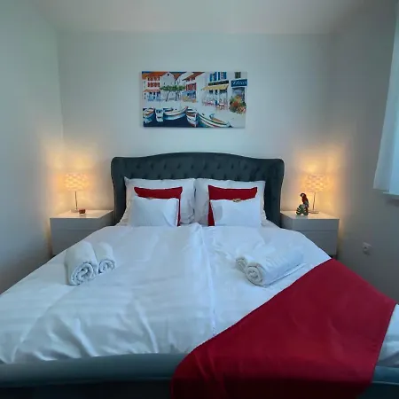 Sunshine Homes Apartament Zamárdi