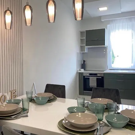 Sunshine Homes * Zamardi