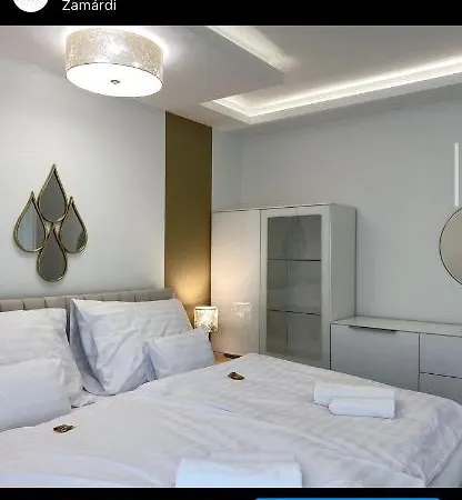 Sunshine Homes Apartment Zamardi